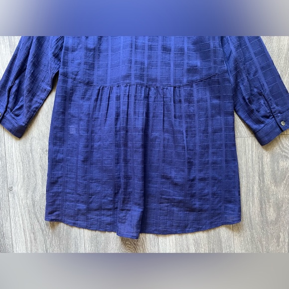 J.Jill textured button down blouse with ruffle hen in navy blue. Size S - Picture 7 of 10